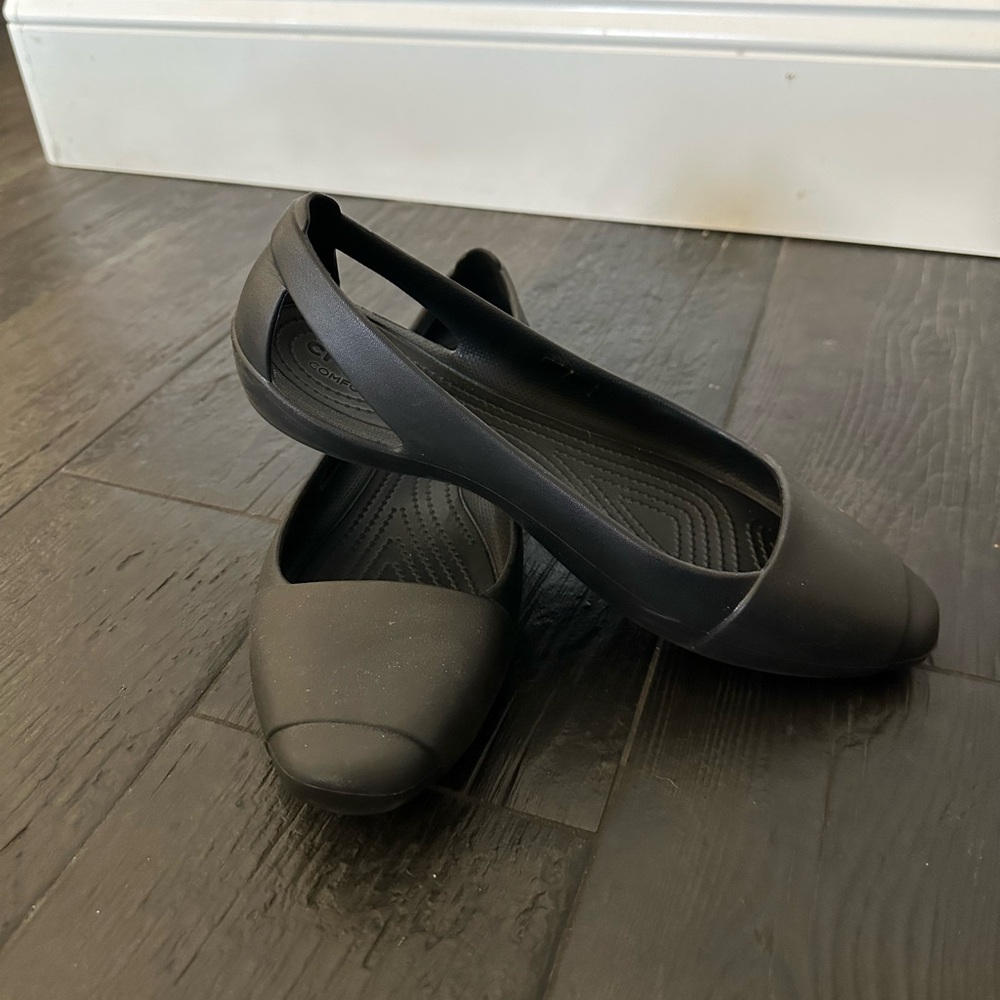 Women’s Crocs flats, black size 10, like new!